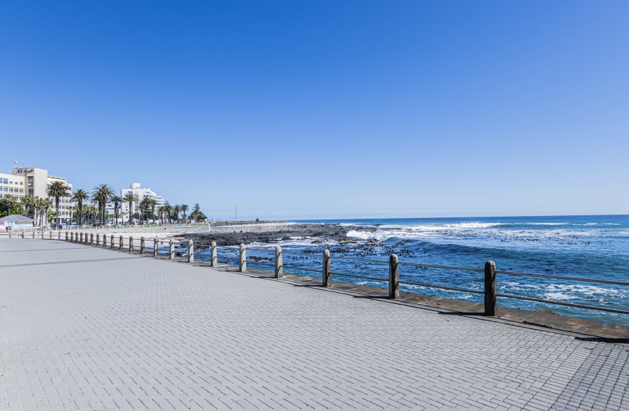 To Let 3 Bedroom Property for Rent in Sea Point Western Cape